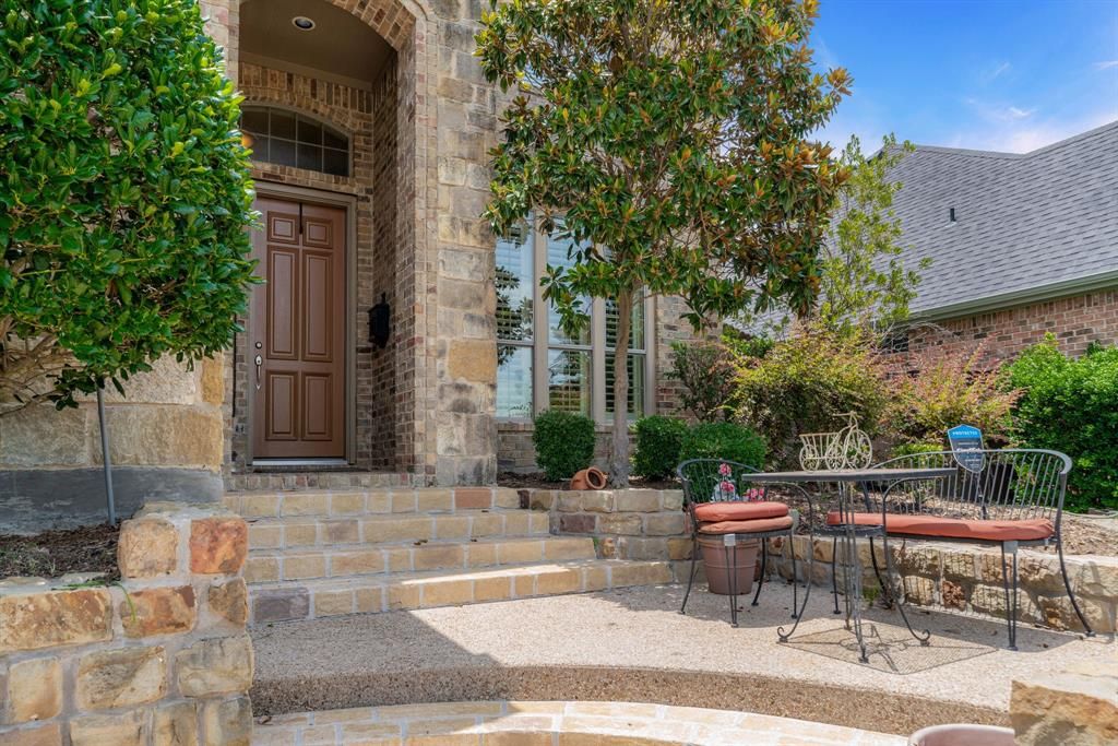 Photo of 1016 Lady Lore Lane, Lewisville, TX 75056 (MLS # 21205956)