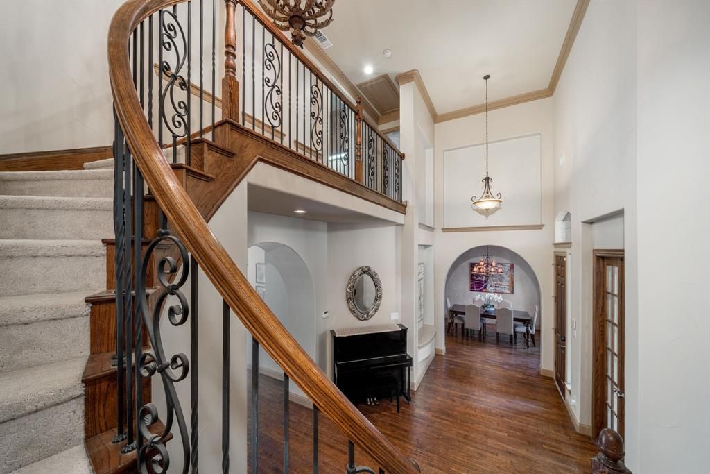 Photo of 1016 Lady Lore Lane, Lewisville, TX 75056 (MLS # 21205956)