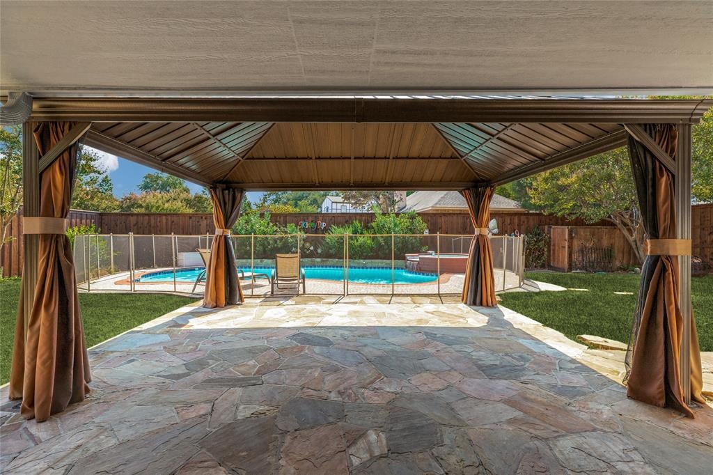 5013 Country Place Drive