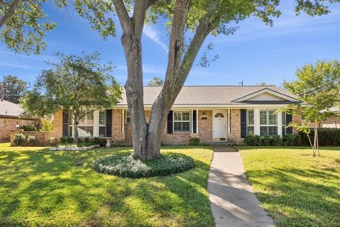 2105 Meadow Lane Grand Prairie TX 75050