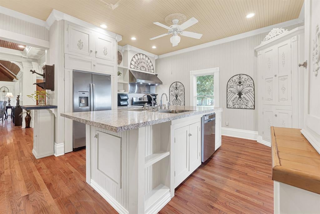 1425 Lone Star Road