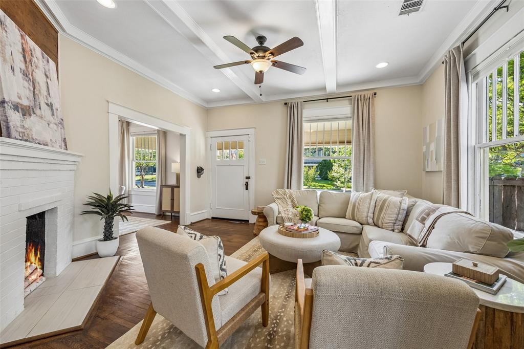 214 S Montclair Avenue