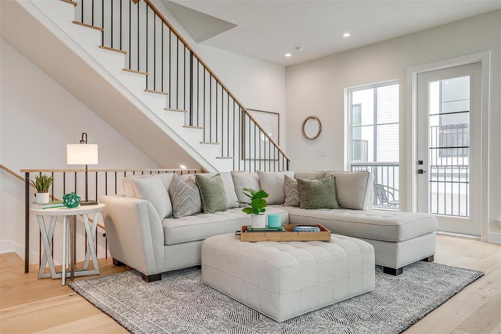 Main 7 Twnhm Add - Residential