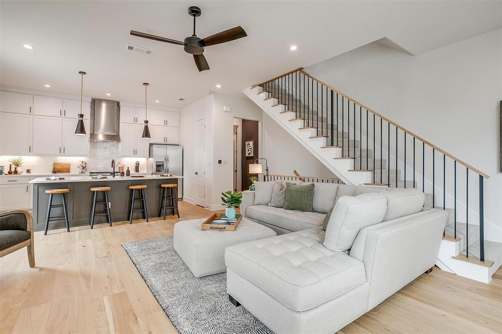 Main 7 Twnhm Add - Residential