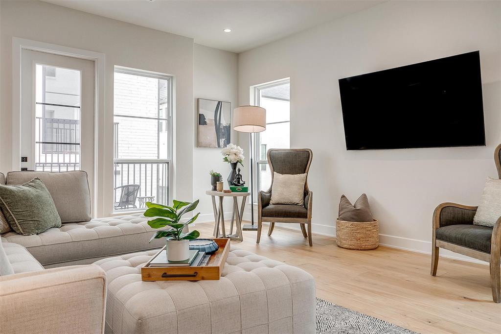 Main 7 Twnhm Add - Residential