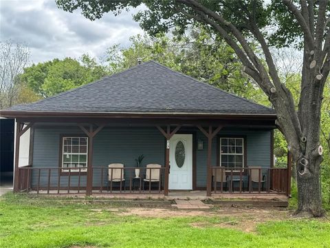 A home in Krum