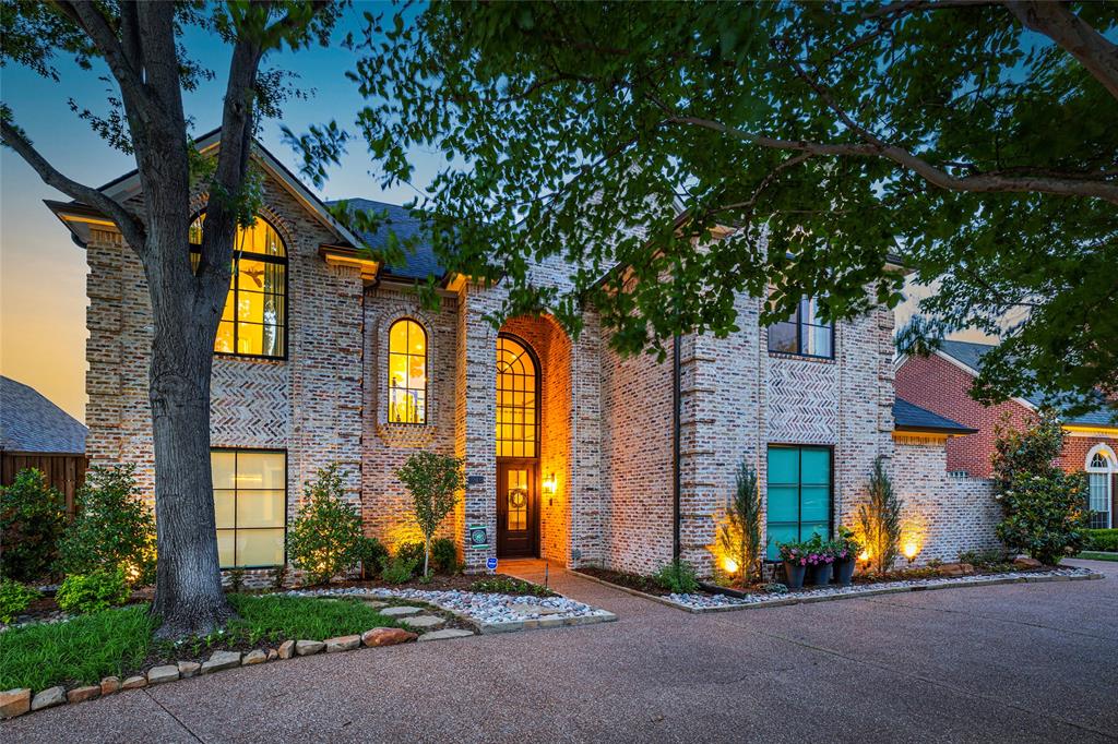 2816 Amesbury Drive