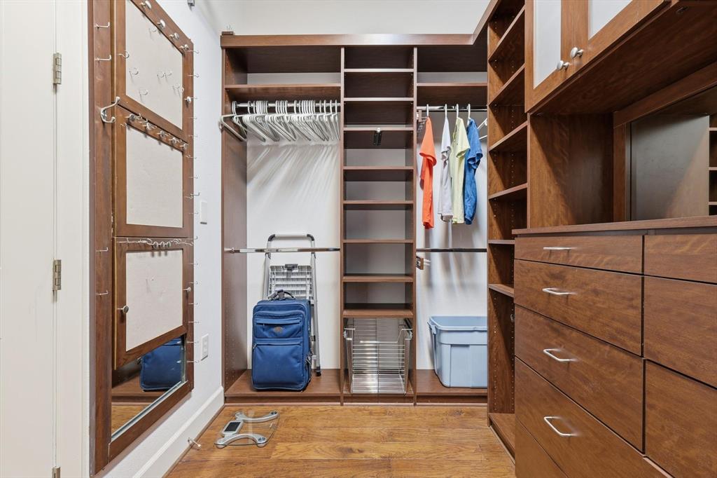 Vine Condo - Residential