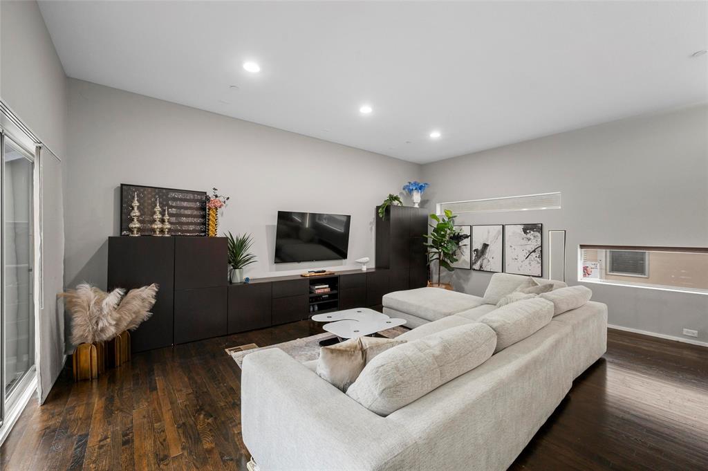 5205 Capital Condos - Residential