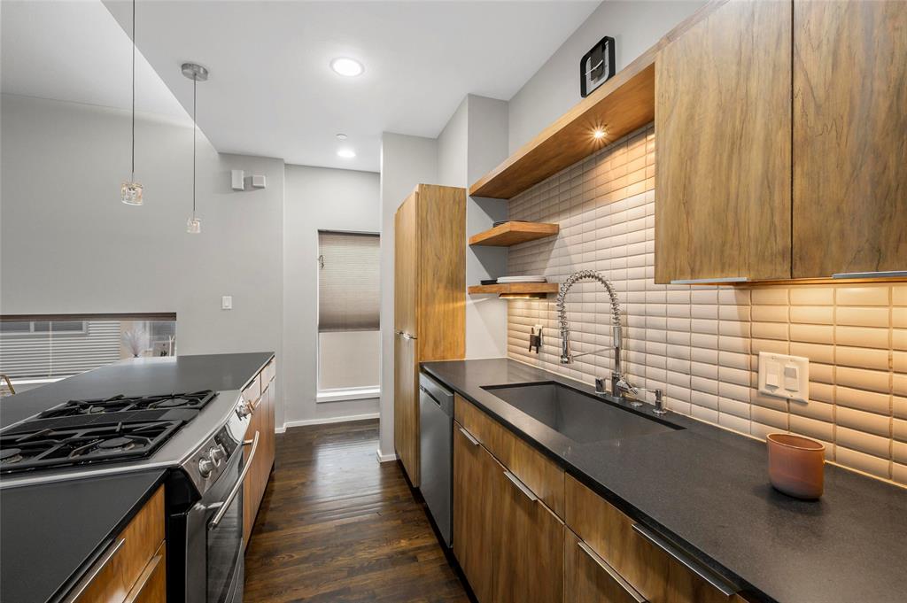 5205 Capital Condos - Residential