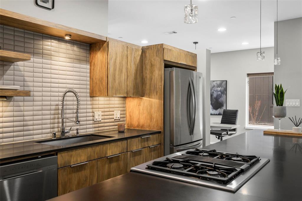 5205 Capital Condos - Residential