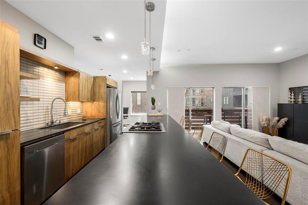 5205 Capital Condos - Residential