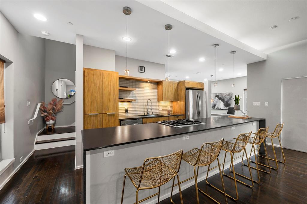 5205 Capital Condos - Residential