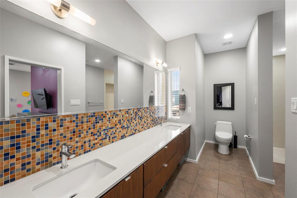 5205 Capital Condos - Residential