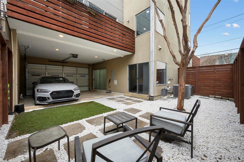 5205 Capital Condos - Residential