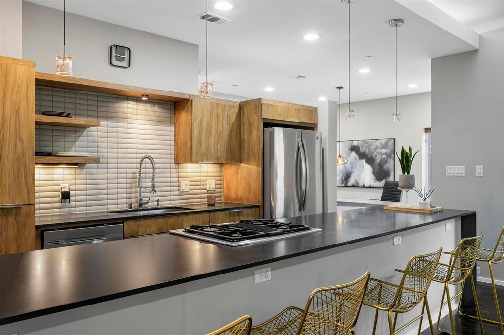 5205 Capital Condos - Residential