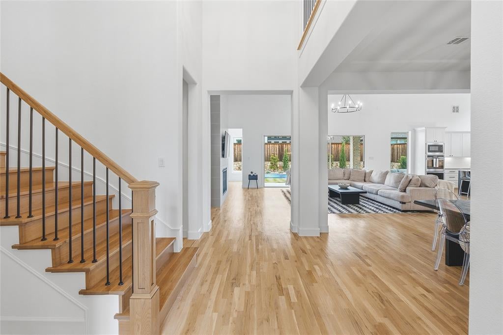 2360 Fallsview Court