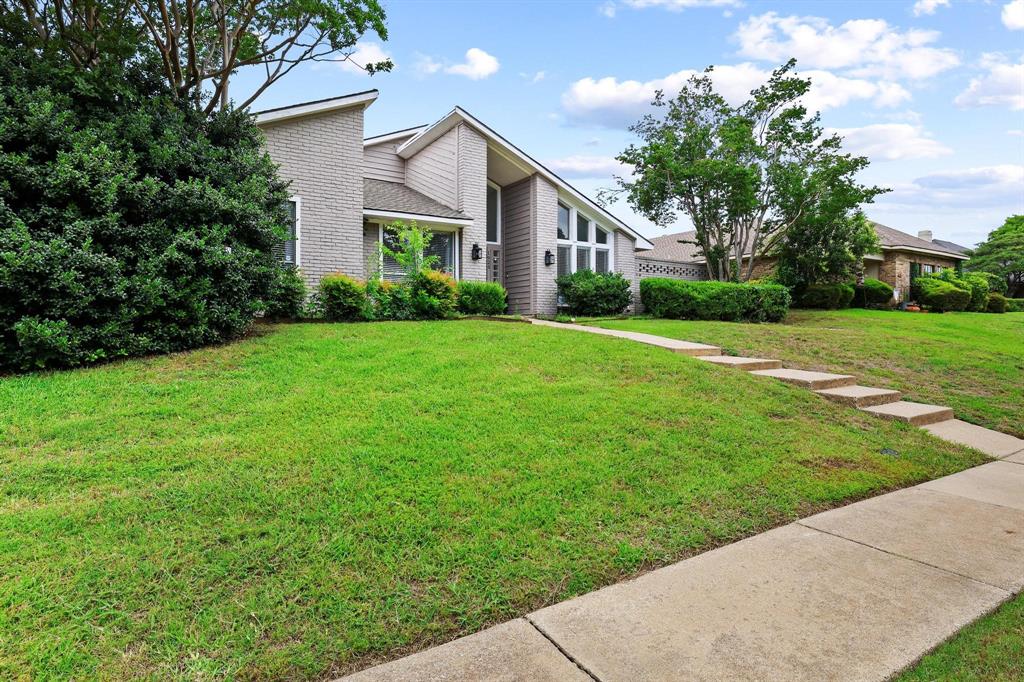 1925 Country Club Drive
