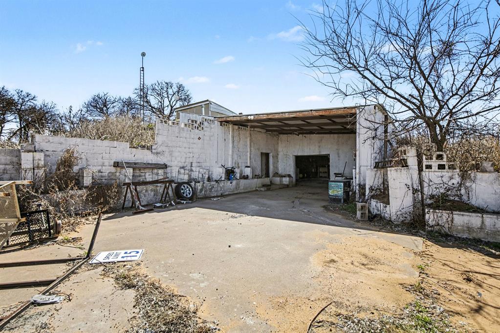 212 Private Road 114