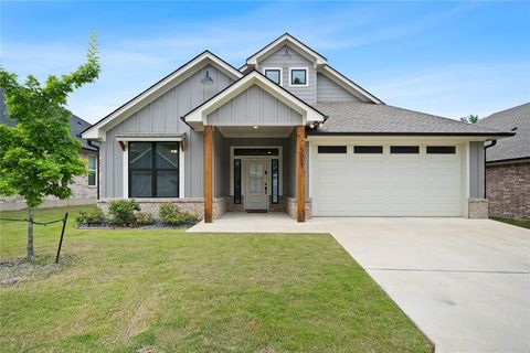 Photo of 3057 Royal Garden Road, Tyler, TX 75701 (MLS # 21275766)