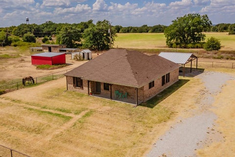 Photo of 4798 County Road 2690, Alvord, TX 76225 (MLS # 21385267)