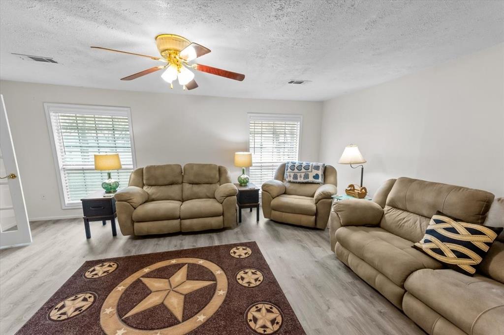 158 County Road 1733