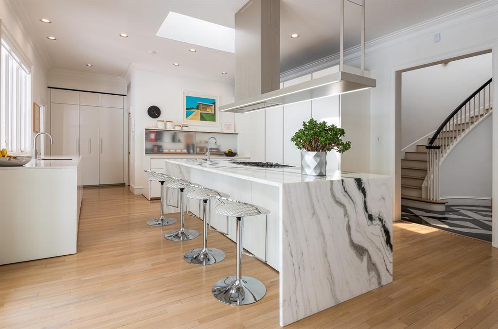 Williamsburg At Preston - Residential