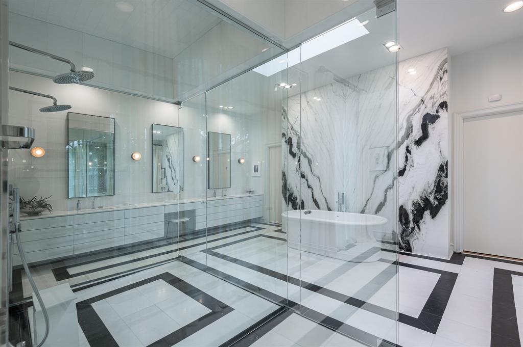 Williamsburg At Preston - Residential