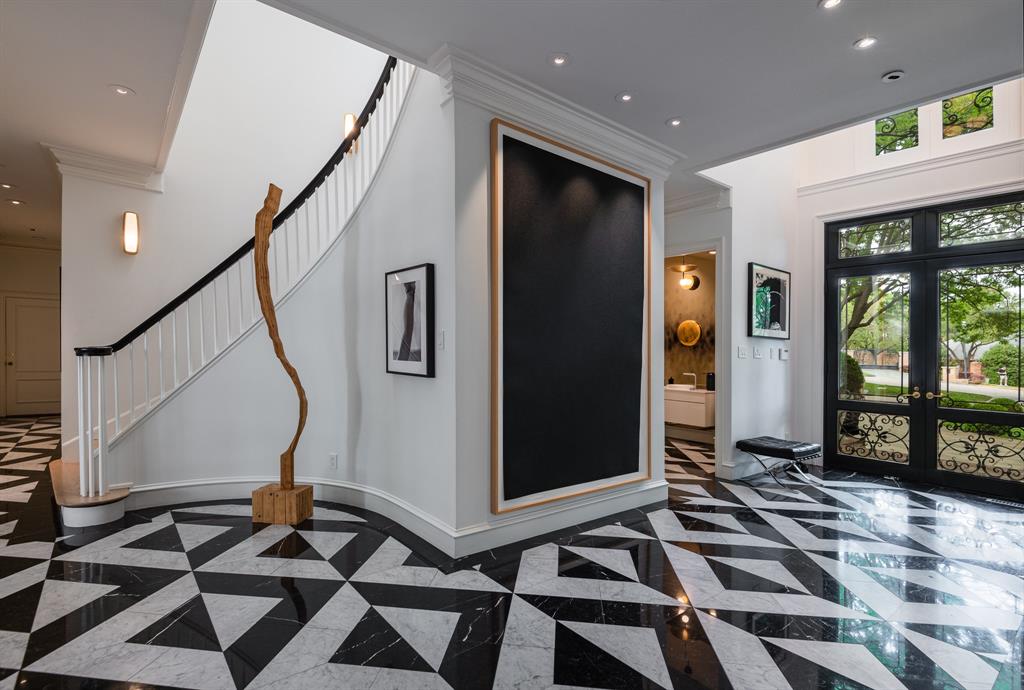 Williamsburg At Preston - Residential