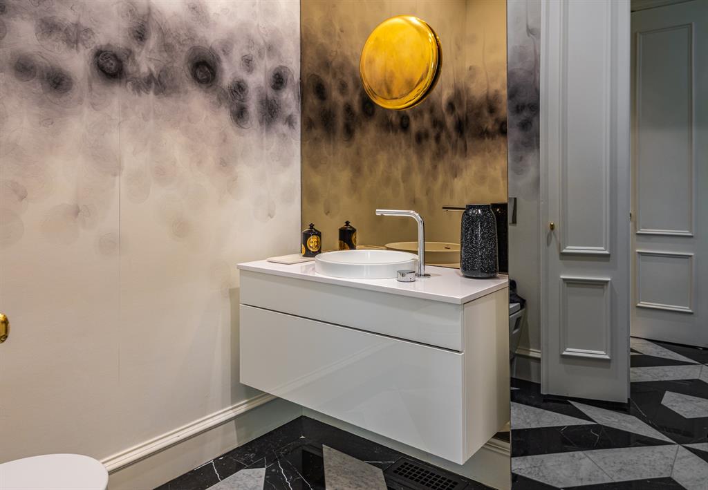 Williamsburg At Preston - Residential