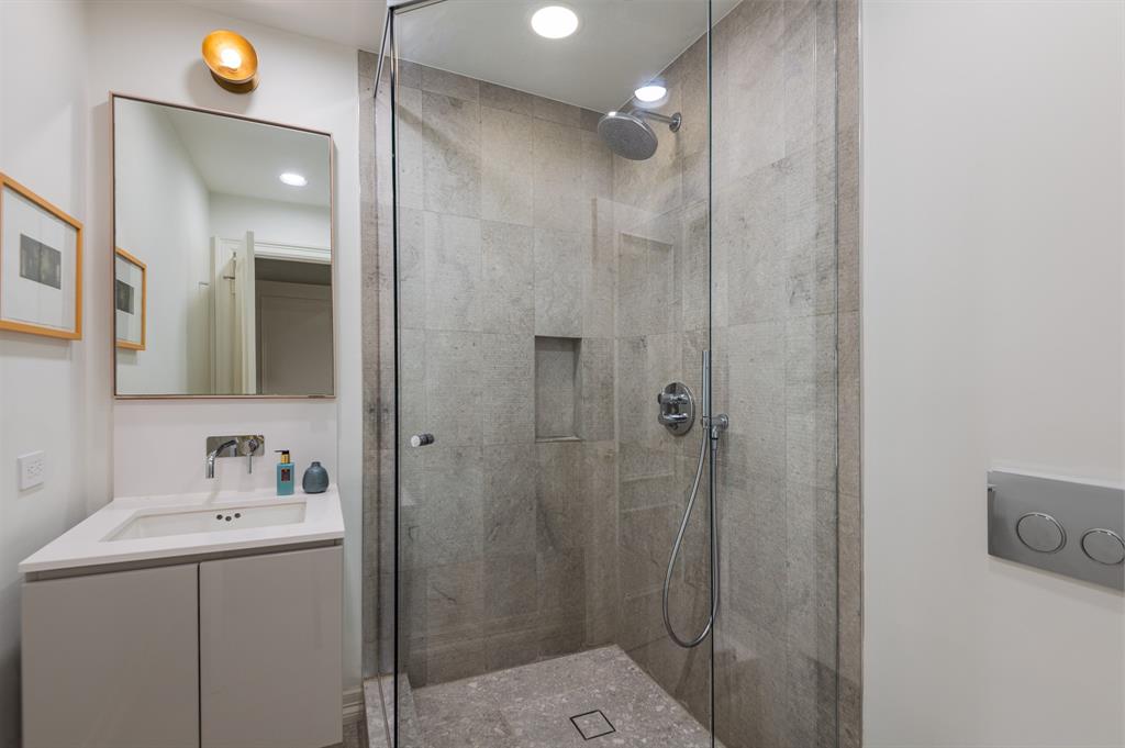 Williamsburg At Preston - Residential