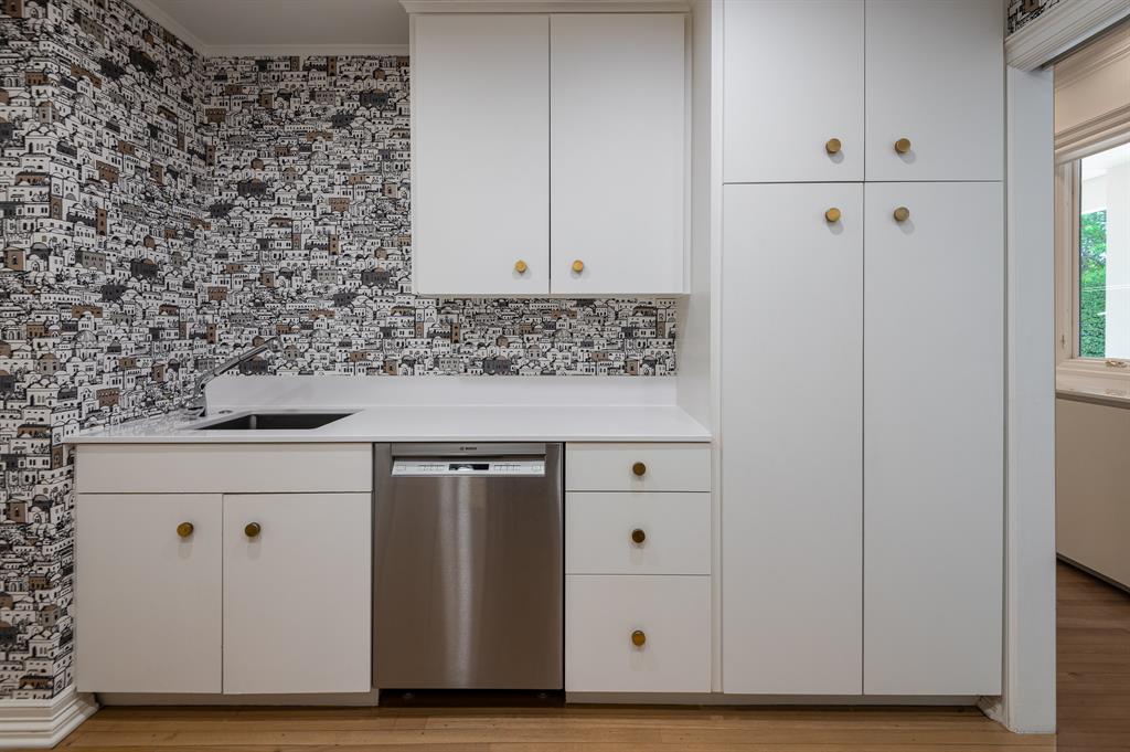 Williamsburg At Preston - Residential