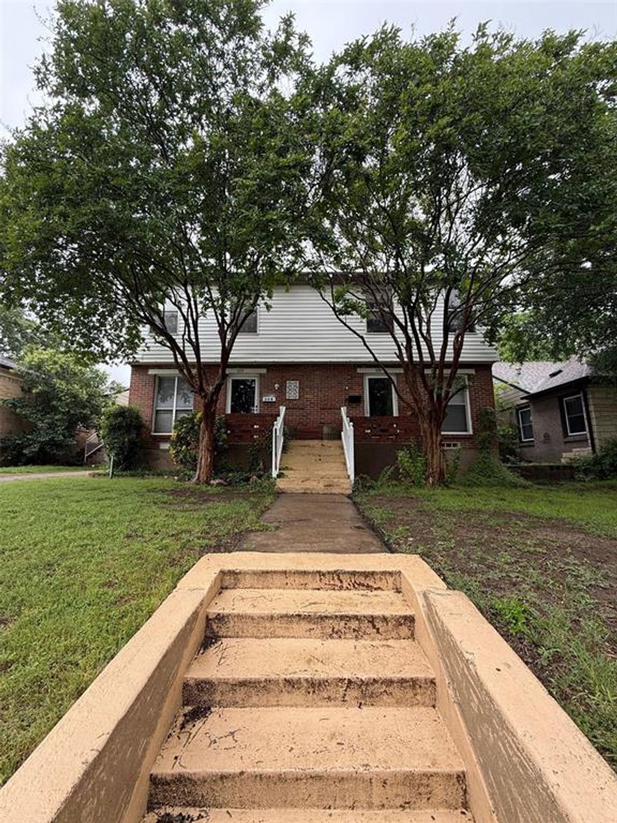 Great duplex in the heart of North Oak Cliff, just minutes from the vibrant Bishop Arts District. Both sides are being sold together — a rare opportunity for an owner-occupant or investor. This property is in need of a little TLC to get it make ready. This property is being sold AS-IS.