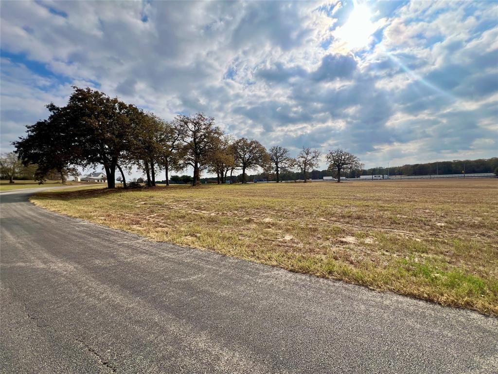 STALLION LAKE RANCH - Land