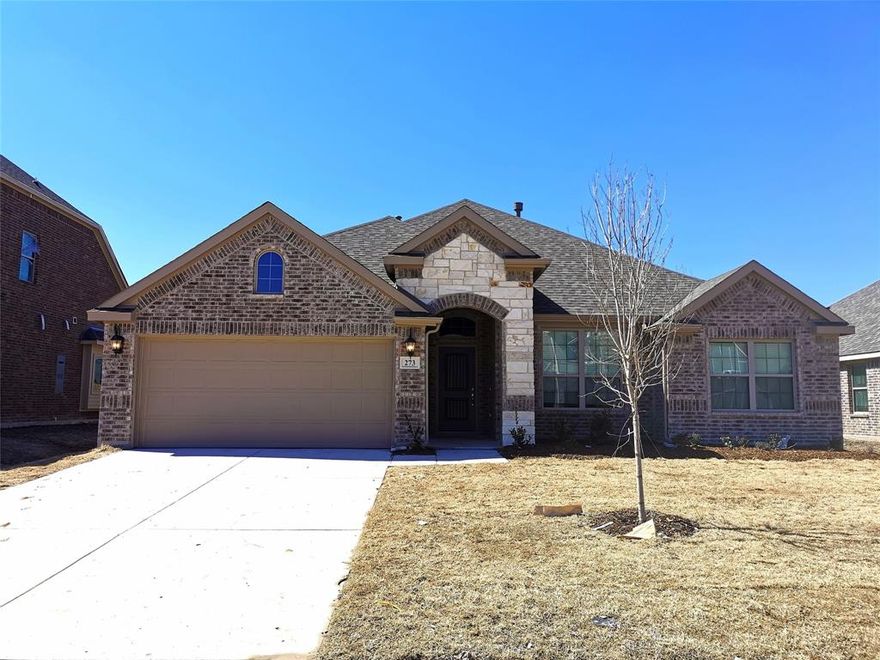 Nice open floor plan 4 Bed 2 bath house in the newest Eagle Ridge neighborhood. This home has luxury vinyl plank throughout the common areas and upgraded carpet in all bedrooms. Kitchen features beautiful granite countertop and stainless steel appliances. Master bath features double sinks, standing shower and garden tub. Large backyard, fully fenced and landscaped.