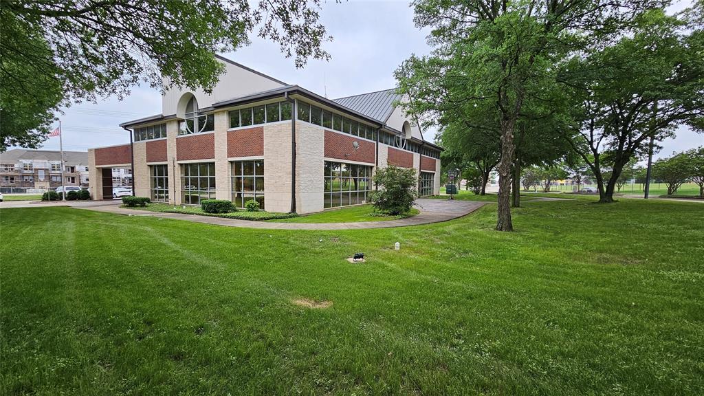 Heritage - Commercial Lease