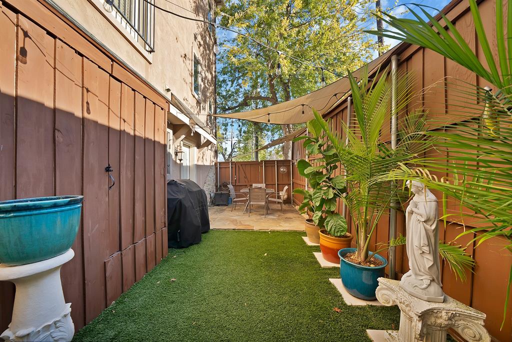 Elk Hill Condo - Residential