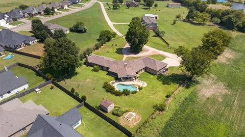 Photo of 224 Private Road 6243, Canton, TX 75103 (MLS # 21314893)