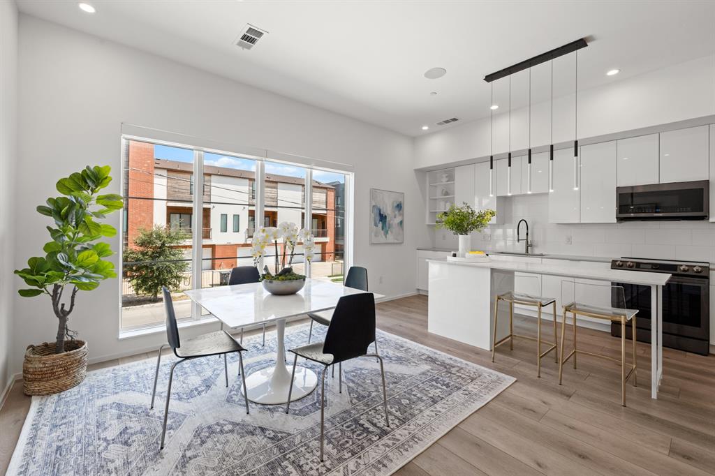 2001 N Prairie Condos - Residential