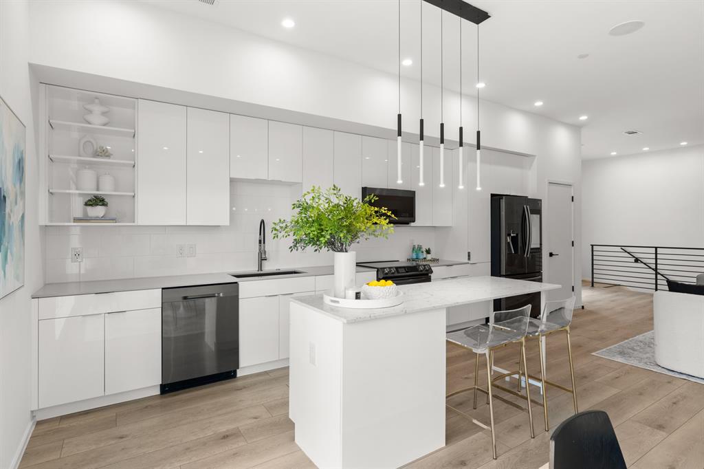 2001 N Prairie Condos - Residential