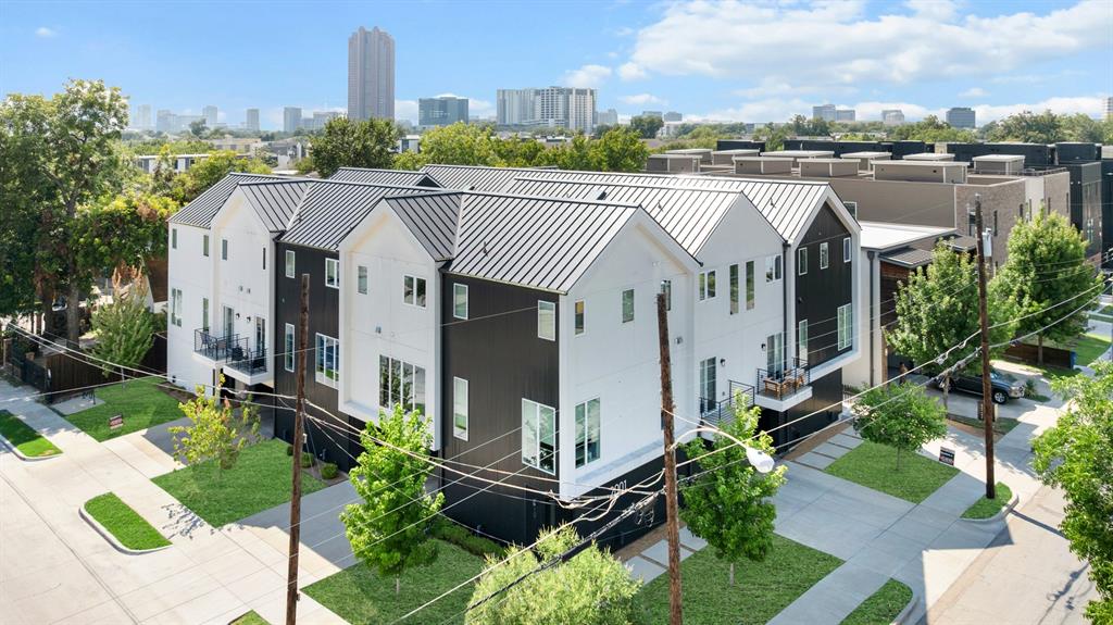 2001 N Prairie Condos - Residential