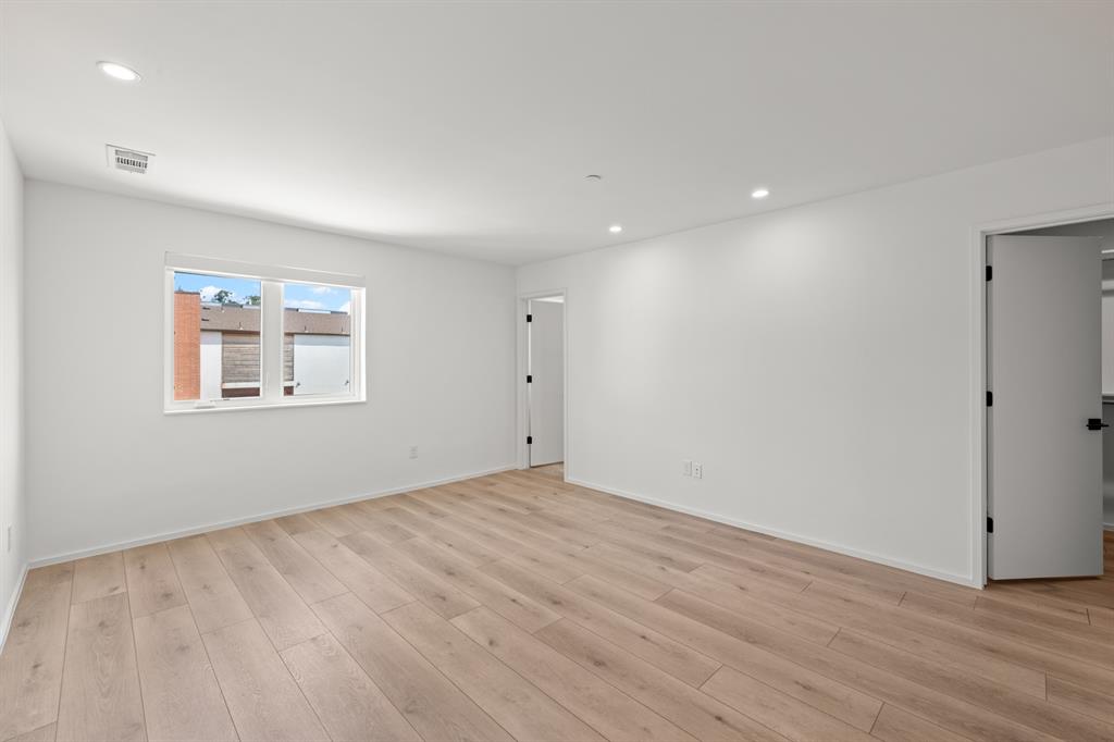 2001 N Prairie Condos - Residential