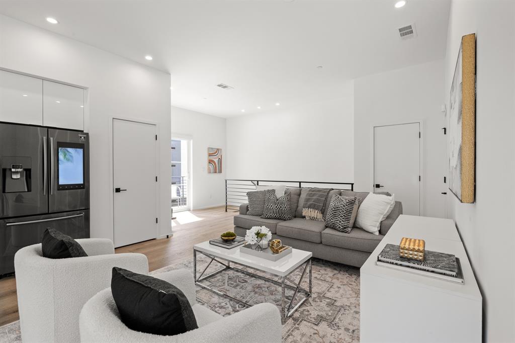 2001 N Prairie Condos - Residential