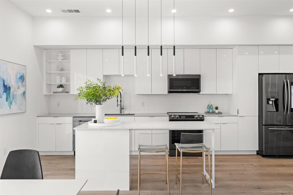 2001 N Prairie Condos - Residential