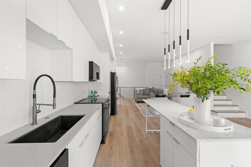 2001 N Prairie Condos - Residential