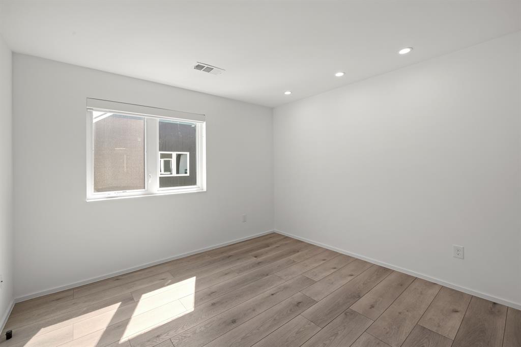 2001 N Prairie Condos - Residential