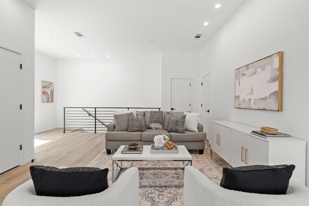 2001 N Prairie Condos - Residential