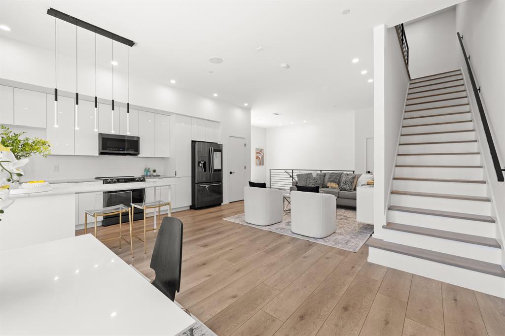 2001 N Prairie Condos - Residential