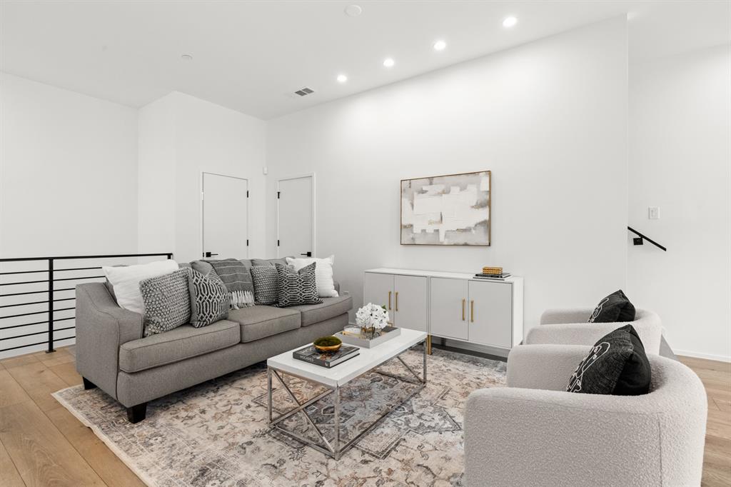 2001 N Prairie Condos - Residential