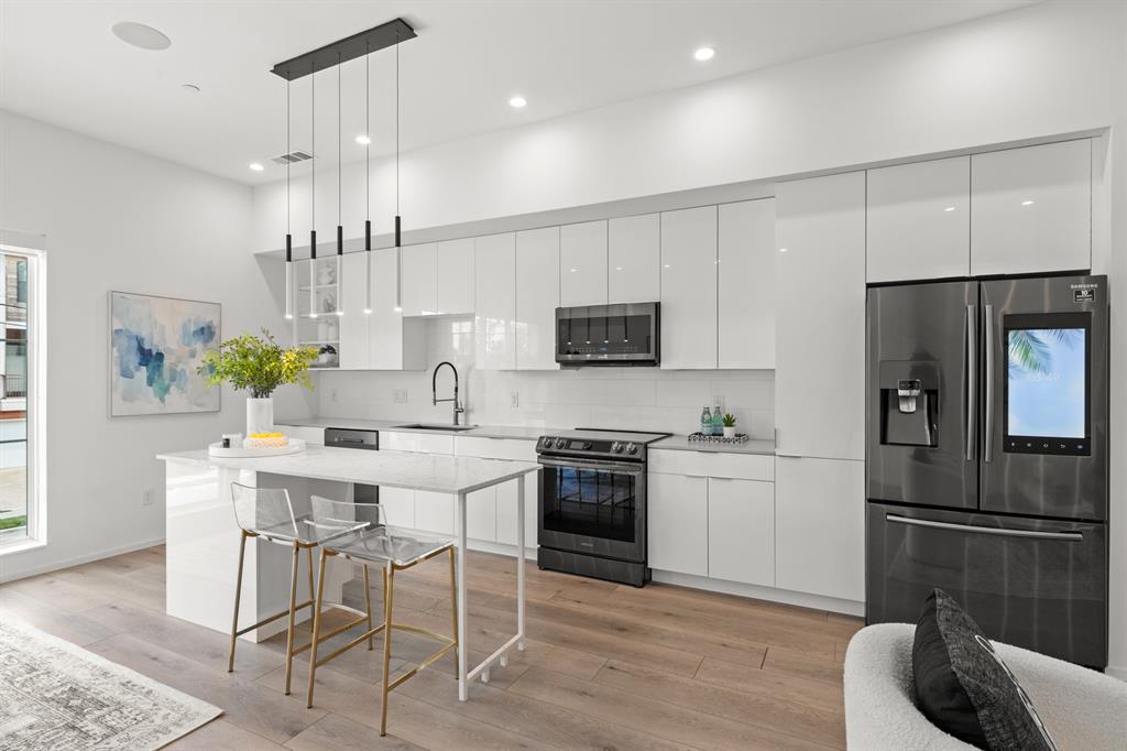 2001 N Prairie Condos - Residential